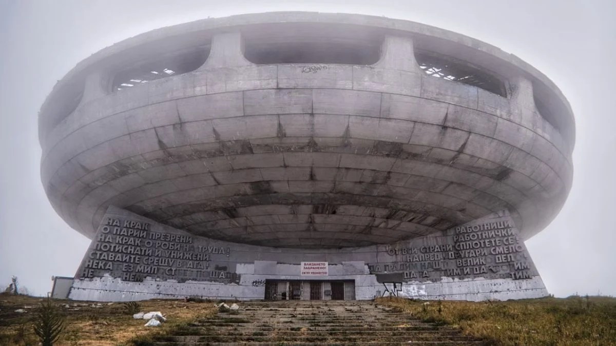 UFO Mothership Mystery: Orange Orbs Near US Military Base Could Lead to Congressional Testimony