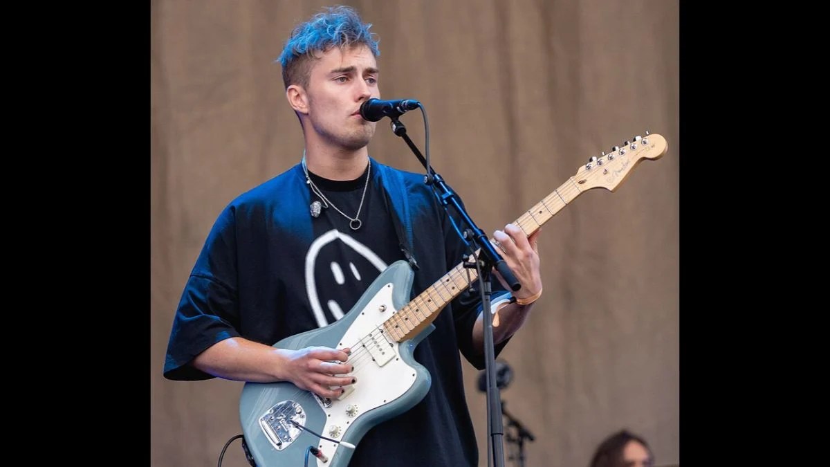 Sam Fender Slashes 2027 Tour Ticket Prices After Front-Standing Row Erupts in Controversy