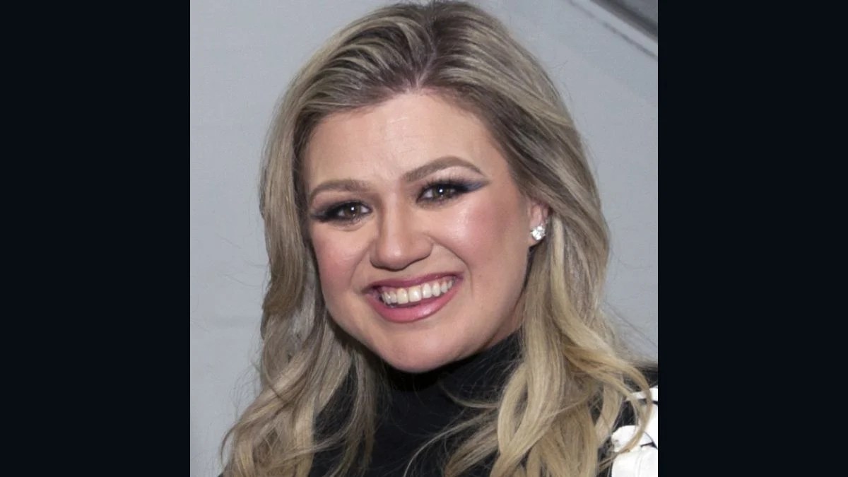 Kelly Clarkson Calls Out Brooklyn Store Art of Play After Allegedly Being Judged for Her Ability to Pay