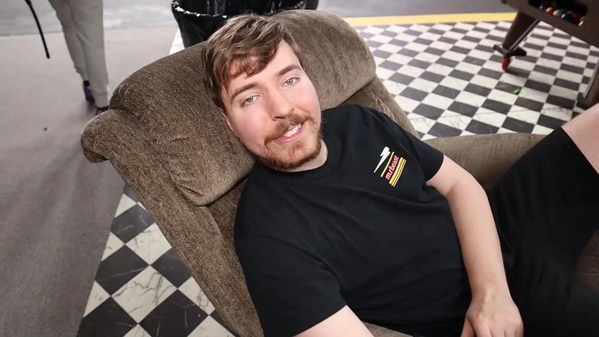 MrBeast’s Triangle Town Center Stunt Goes Viral as Raleigh Mall Faces Empty Stores and a Troubled Future