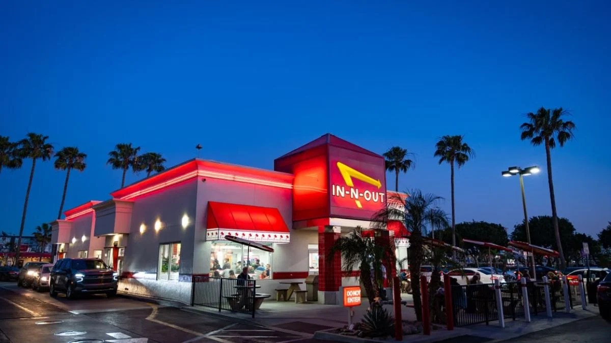 In-N-Out Delivery Scams? Customers Face $50 Fees as Burger Chain Rejects DoorDash and Uber Eats