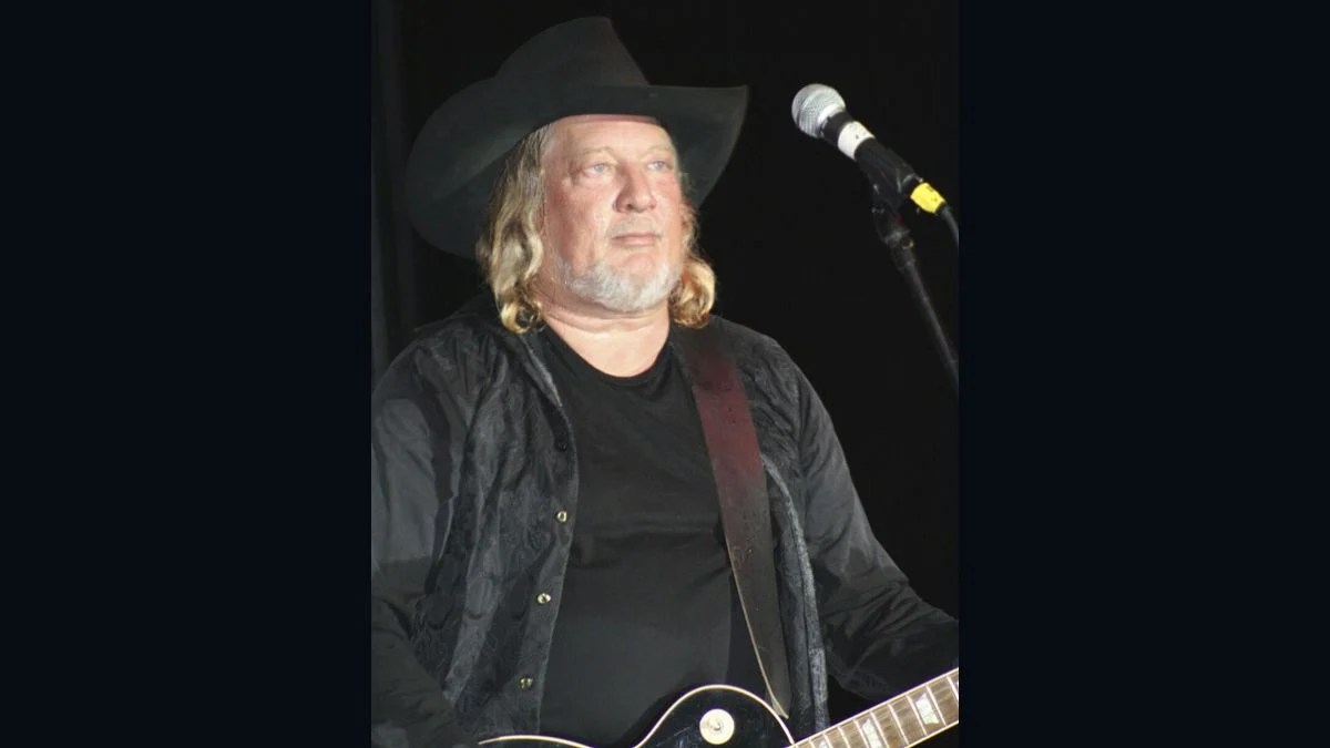 John Anderson Dies at 71: Tim McGraw, Blake Shelton and Country Stars Share Emotional Tributes