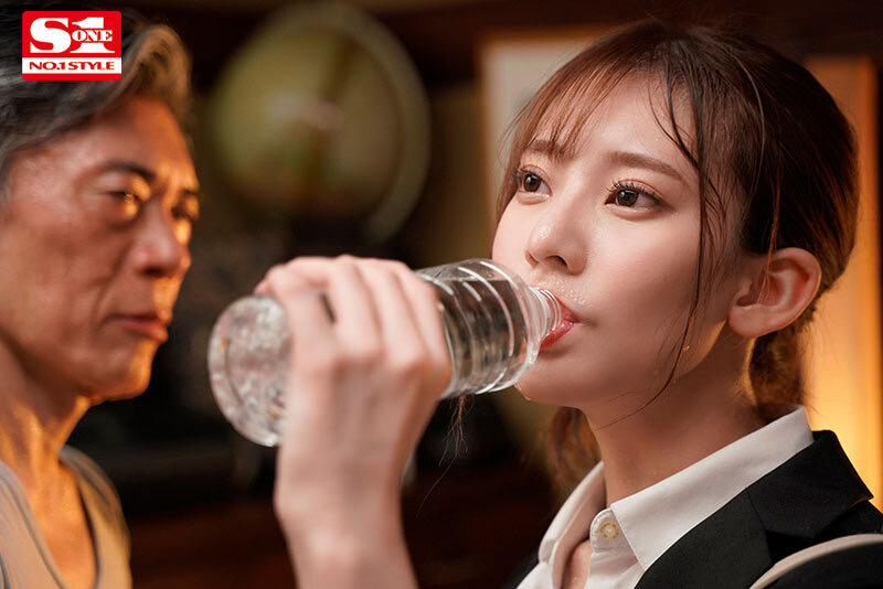 【楓ふうあ】生徒の自宅はゴミ屋敷！いじめられっ子の父親は、私を媚薬でいじめる性獣でした。