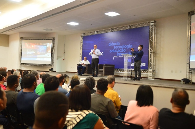 Parceria entre Acelen e Senai vai formar 350 operadores de refino de petróleo