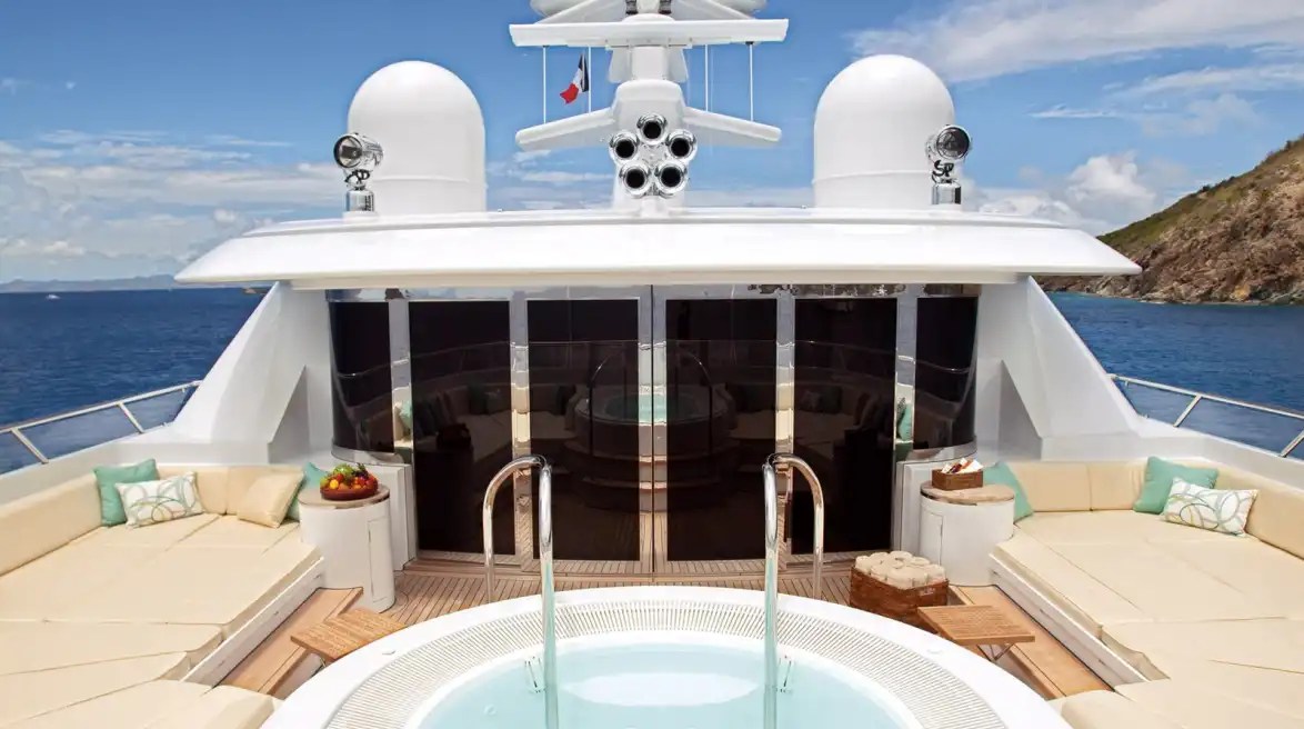 Luxury Motor Yacht Lady Britt Jacuzzi