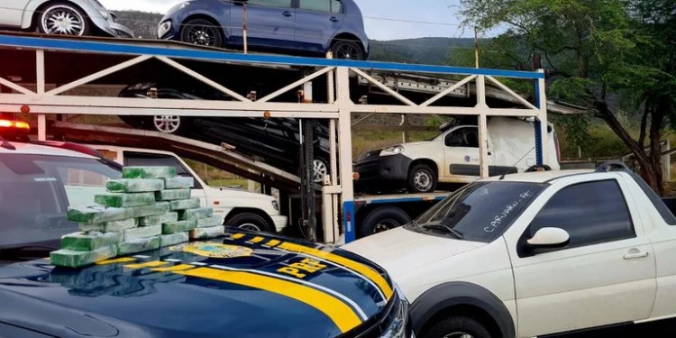 PRF encontra 21 Kg de crack em caminhão cegonha na Bahia