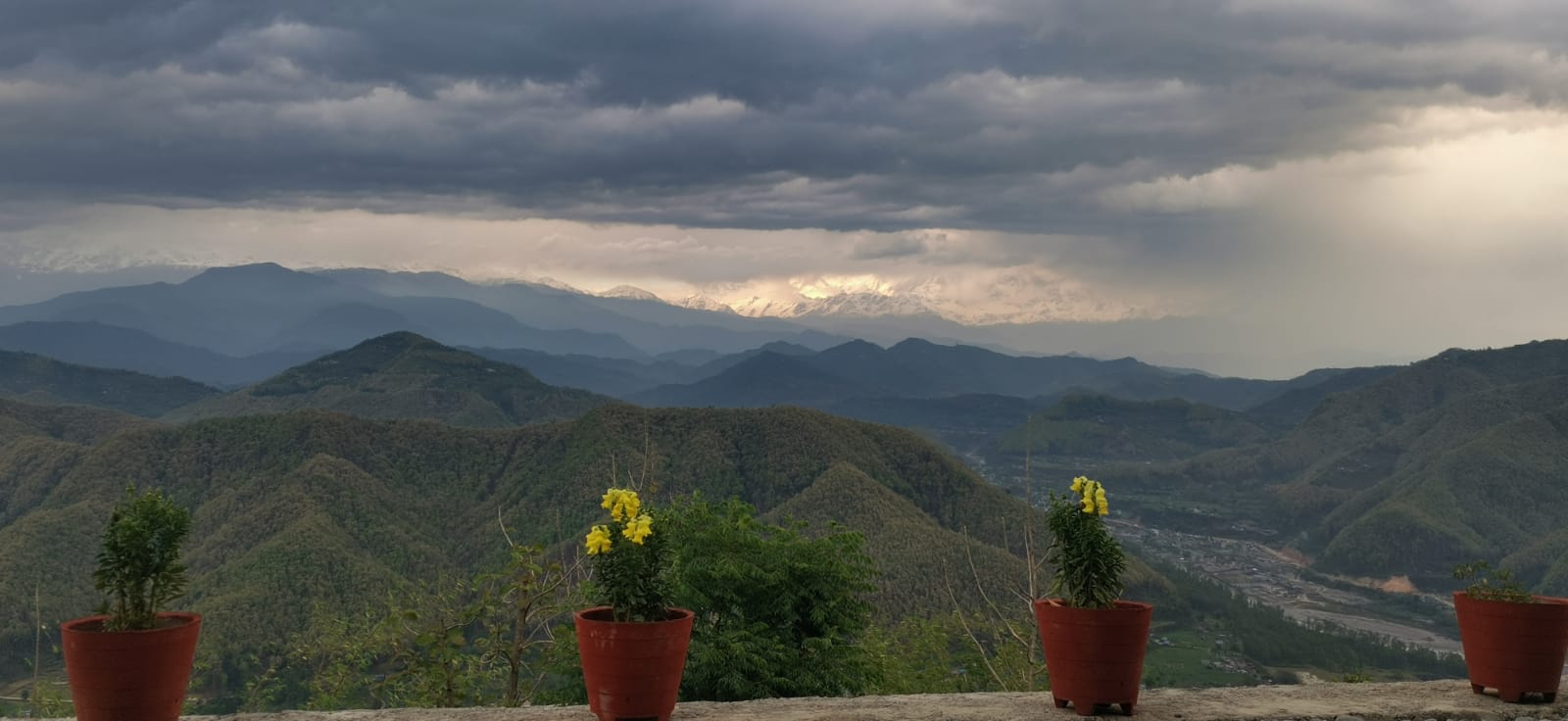 cloudy mountain view 2023may 1