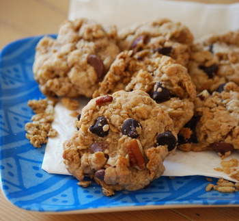 Granola Chocolate Chip Cookies