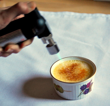 What is the best sugar for creme brulee?