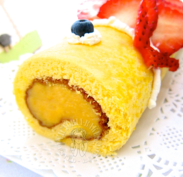 prosperity custard swiss roll 年年有“鱼” 卡仕达蛋糕卷 Victoria Bakes