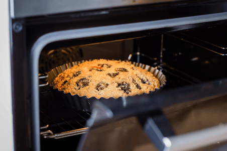 Why Do You Put a Spoon in the Oven When Baking? Safety Facts
