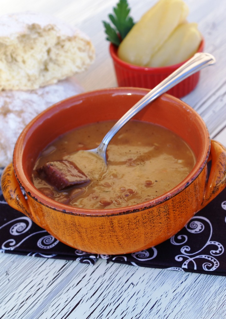 Bosnian bean soup {Grah}