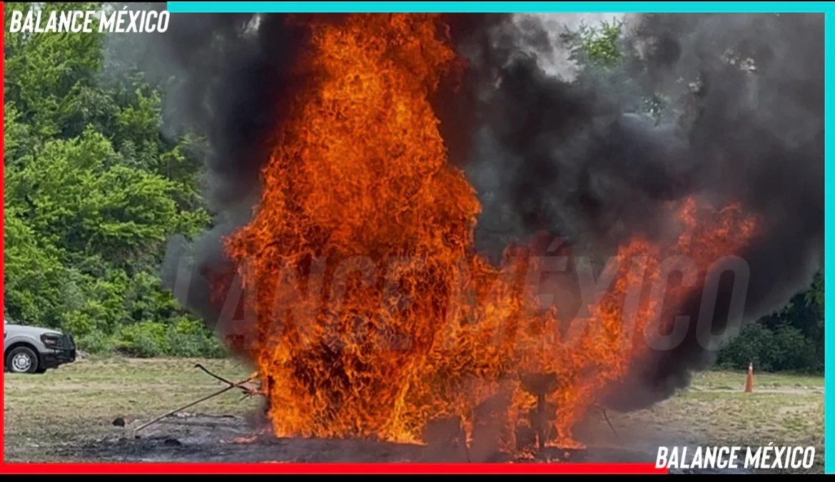 Marina y FGR incineran casi media tonelada de cocaína asegurada frente a las costas de Chiapas