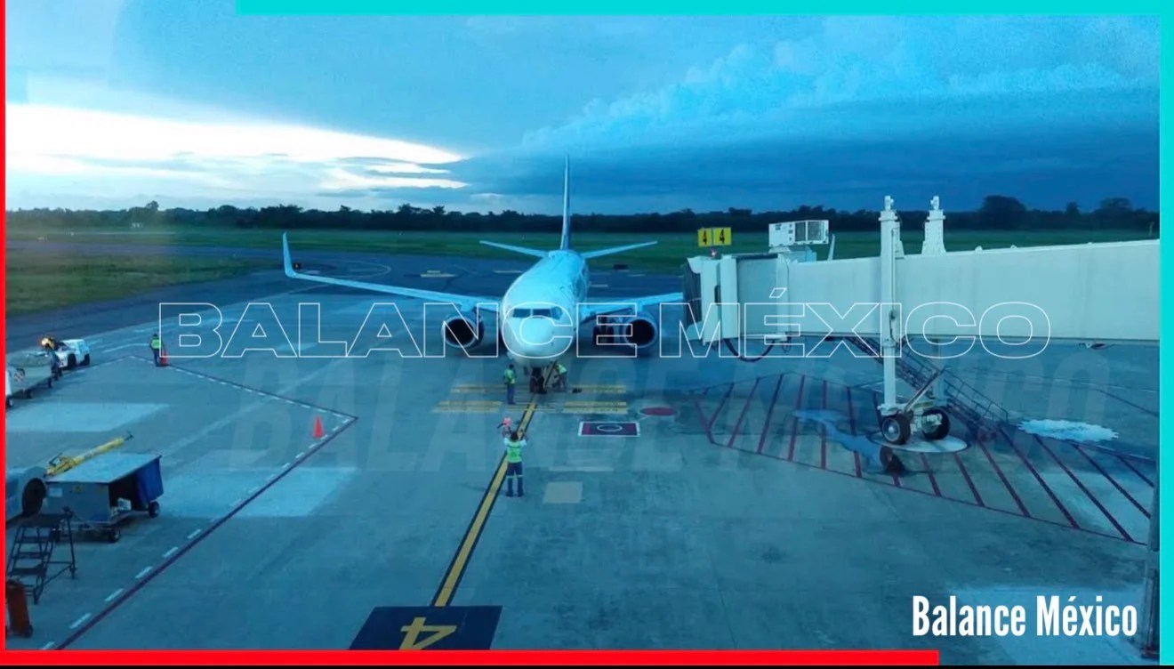 Pasajero fallece a bordo de avión que aterrizó de madrugada en Tapachula