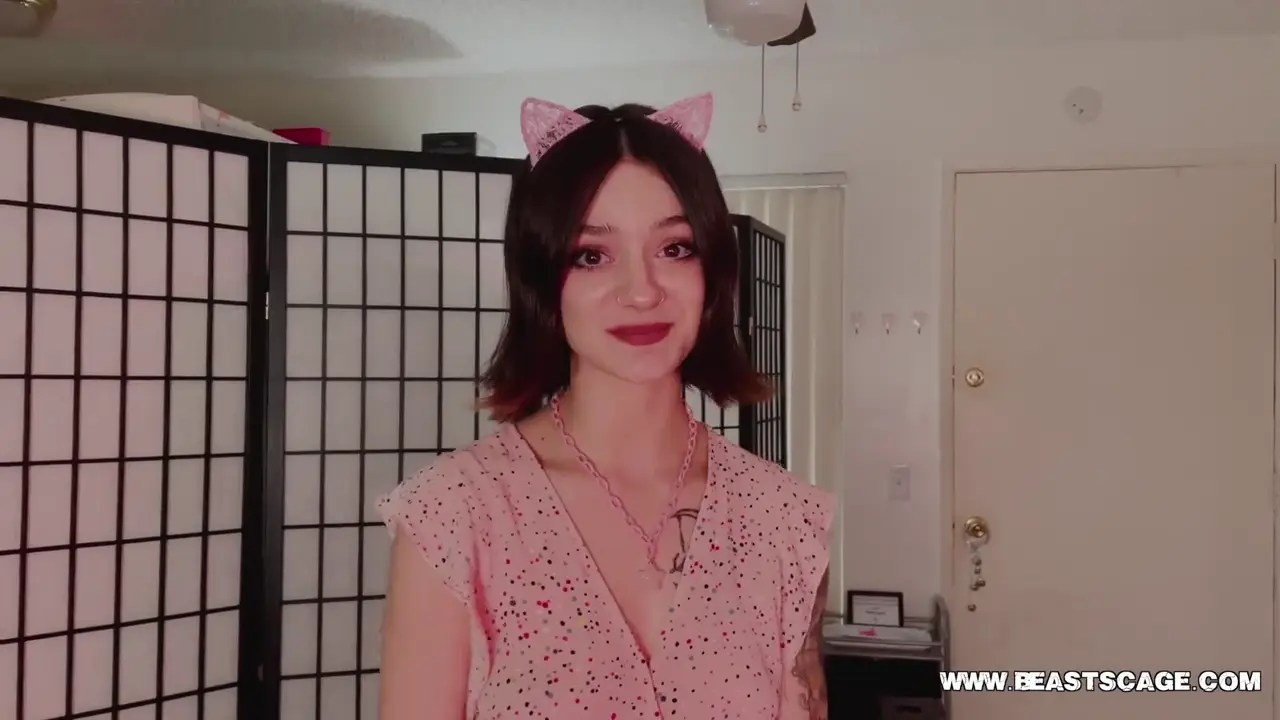 Kitty Girl Rosebud's First Ballbusting – BEASTSCAGE