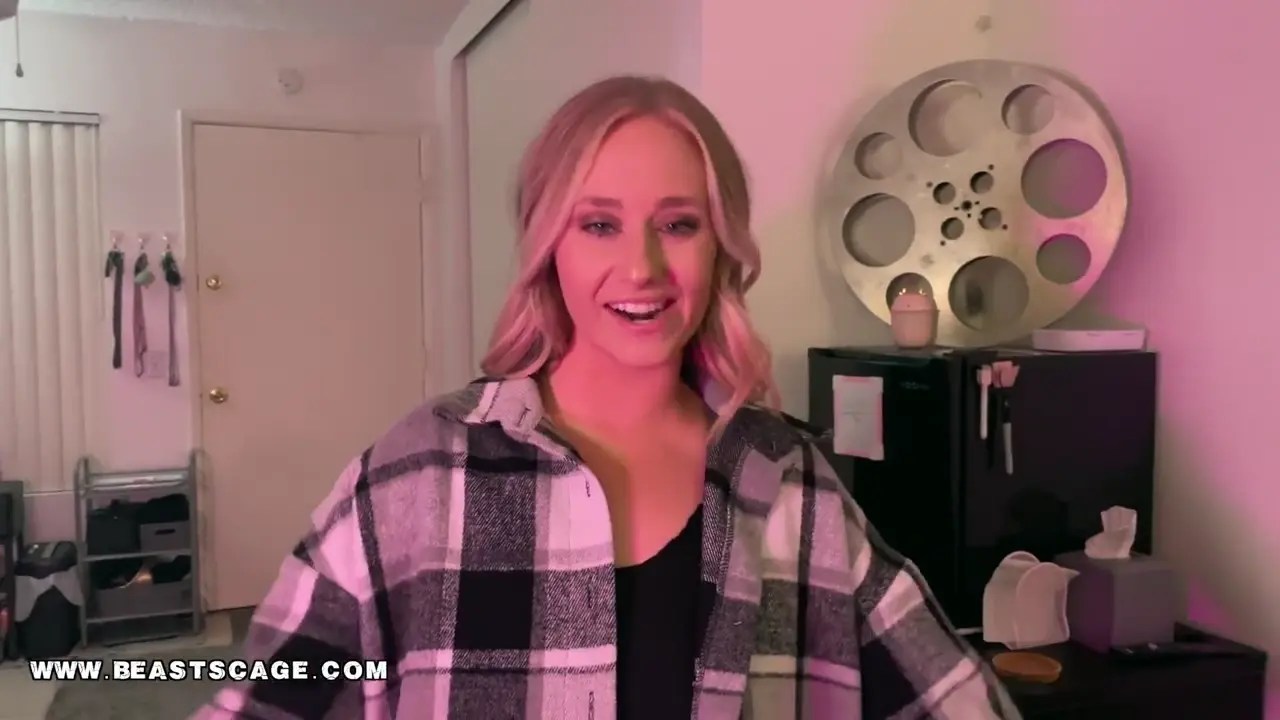 Candie's Sweet Ballbusting Debut – BEASTSCAGE