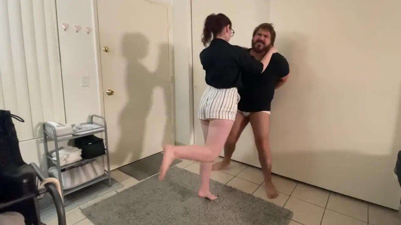 Starry's The Ballbusting Boss – BEASTSCAGE