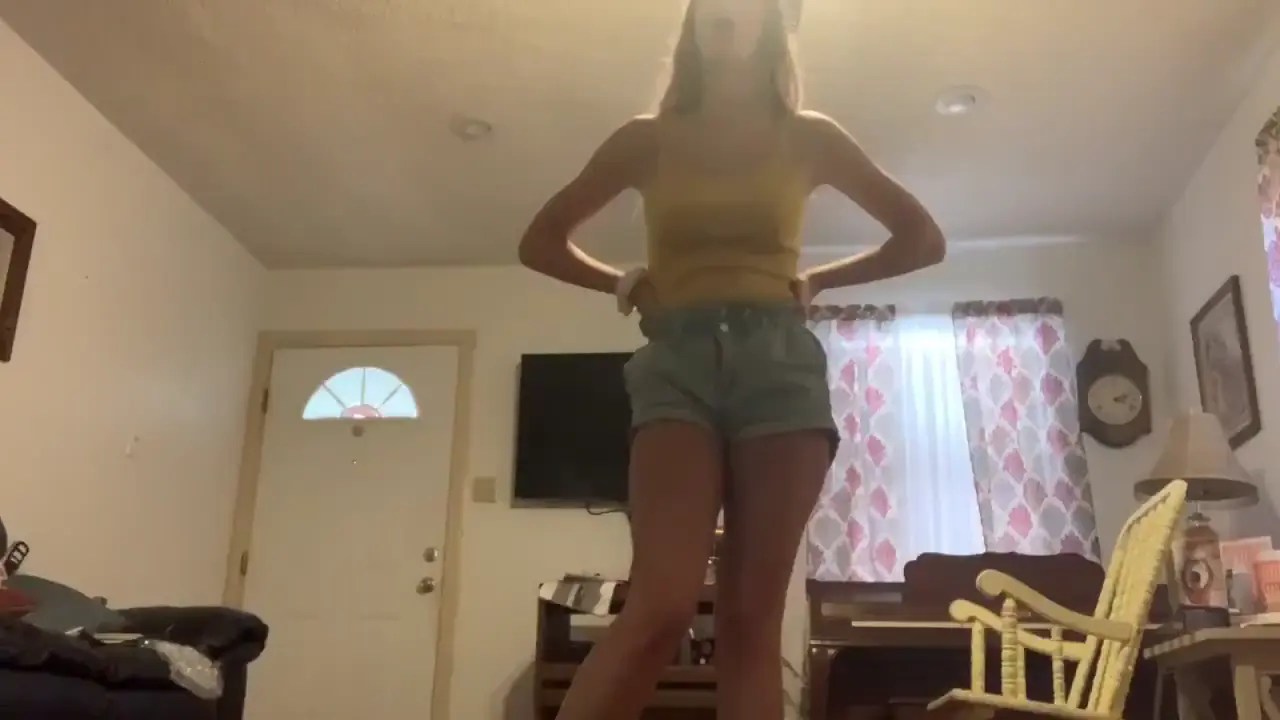 Sexy TedBet Ballbusting girl with nice tits