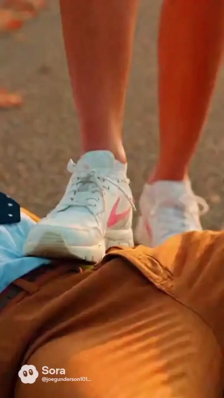 AI Ballbust – Athletic / Slim-Thick Girl – Stomp