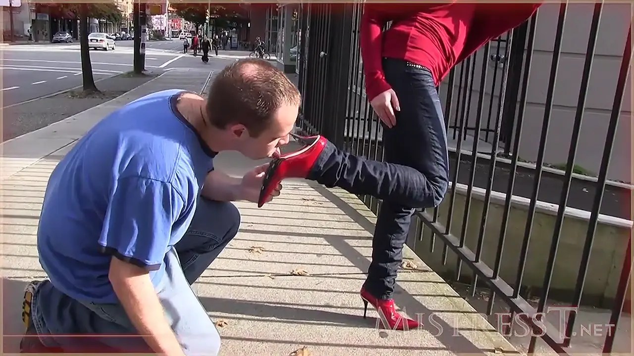 Mistress T – Public Humiation Extreme