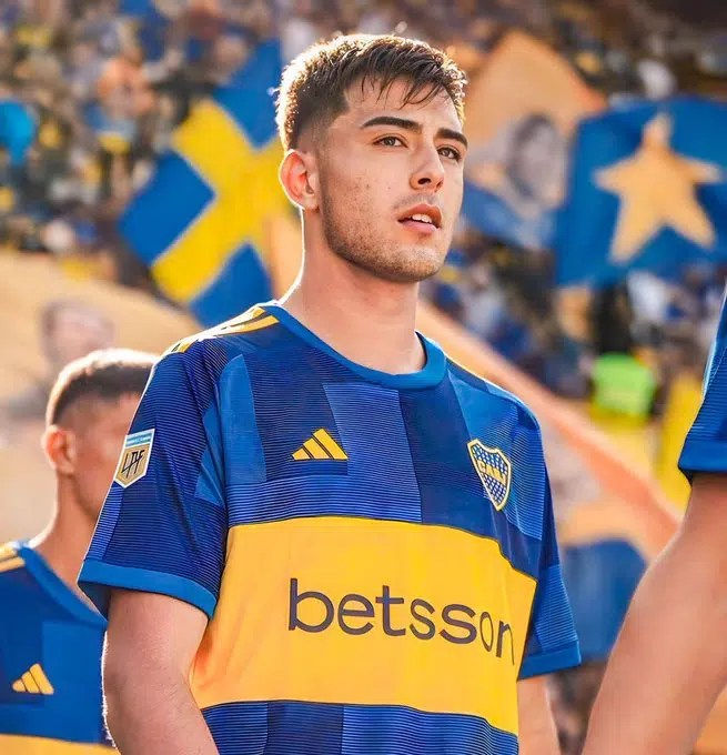 Boca Juniors defender Aaron Anselmino