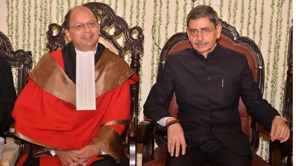 কলকাতা হাইকোর্টের প্রধান বিচারপতি, শপথ নিলেন রবীন্দ্র ভি গুঘে