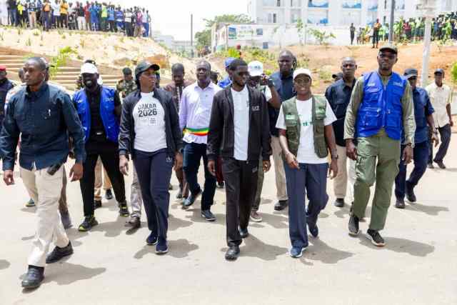 PDT Bassirou Diomaye Faye salue l’engagement des jeunes en faveur de l’embellissement des abords du stade LSS