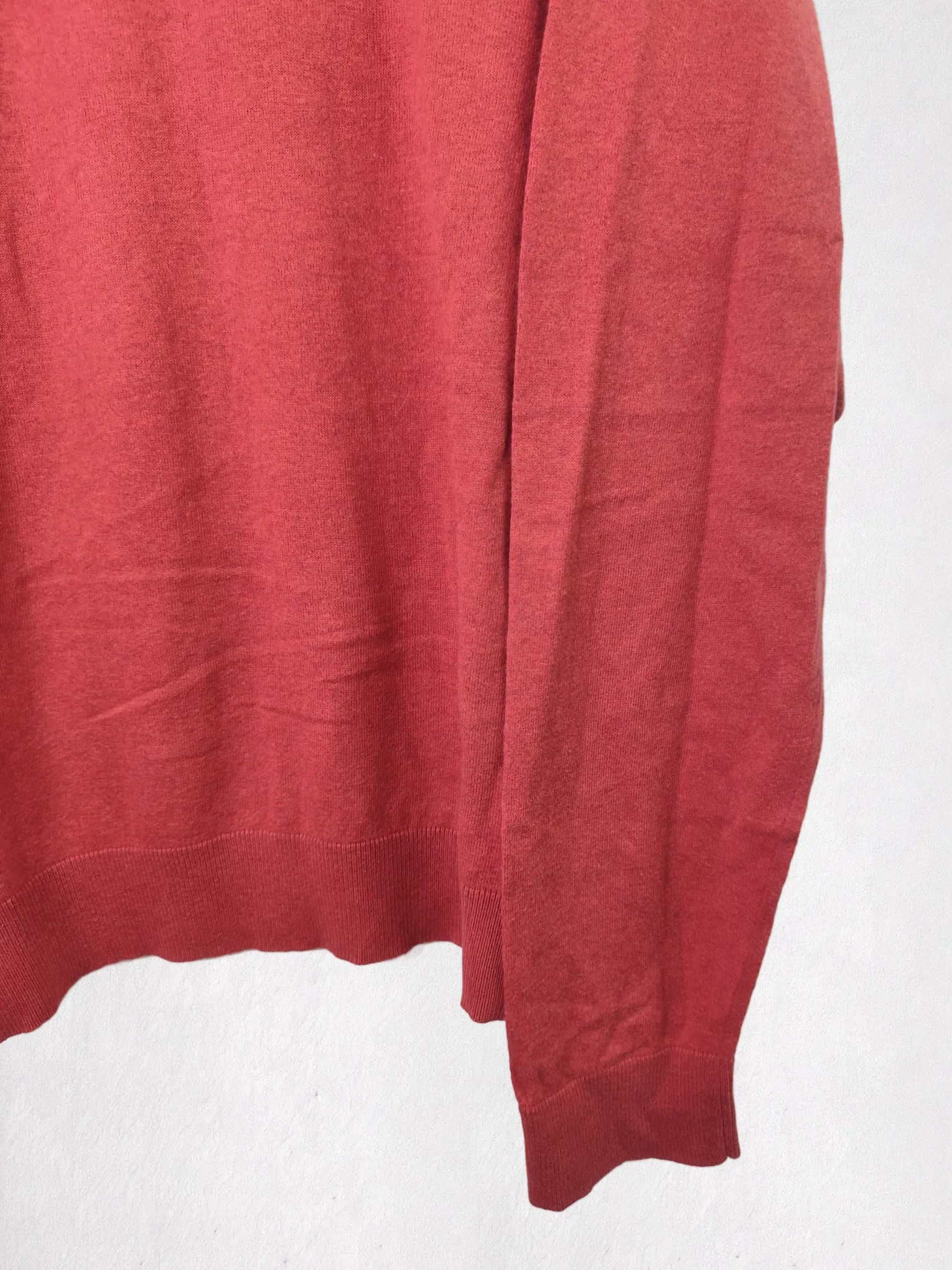 Tommy Hilfiger jersey rojo cuello pico XL - Image 4