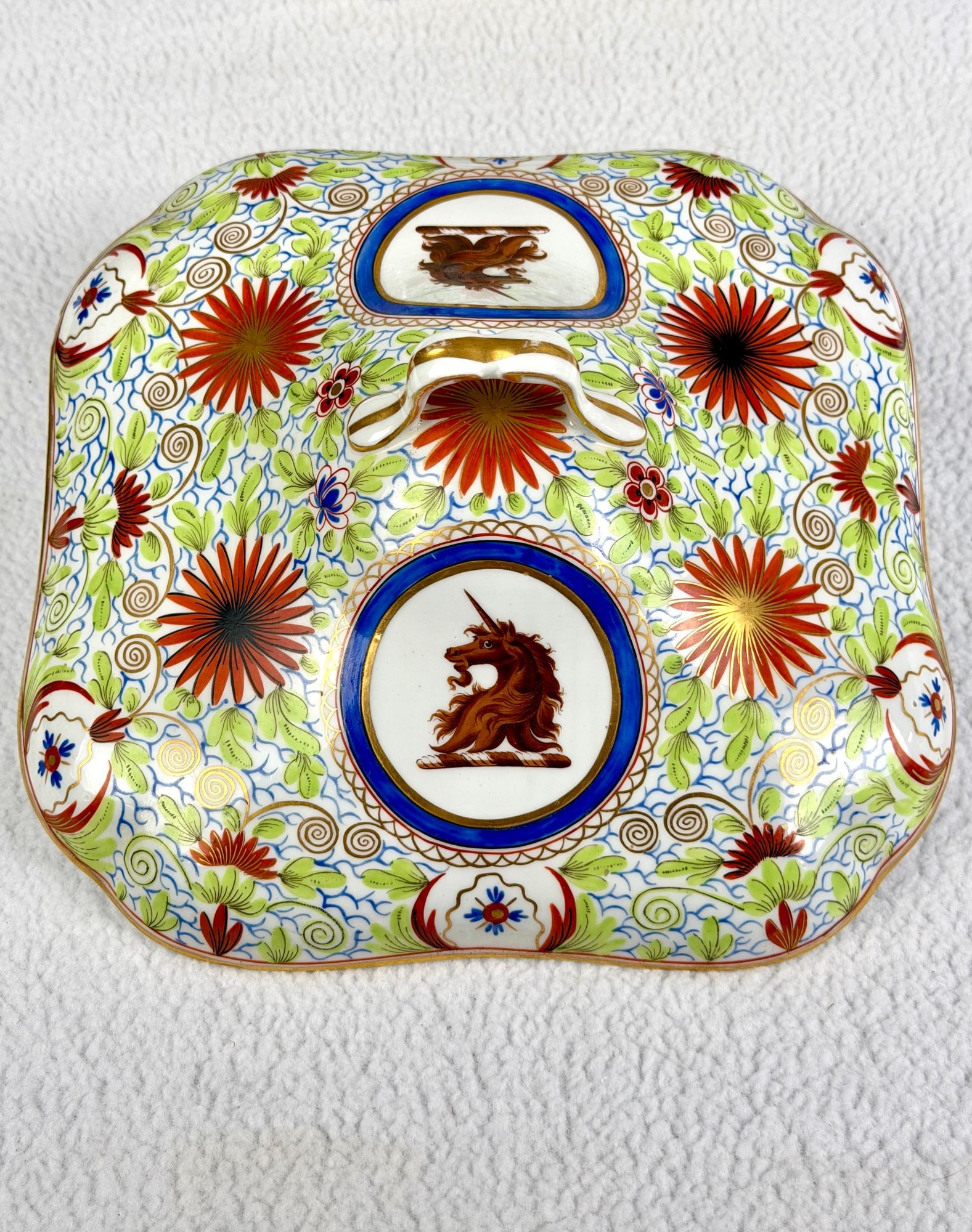 Hand Painted Chamberlain Worcester Armorial Porcelain Covered Dish
