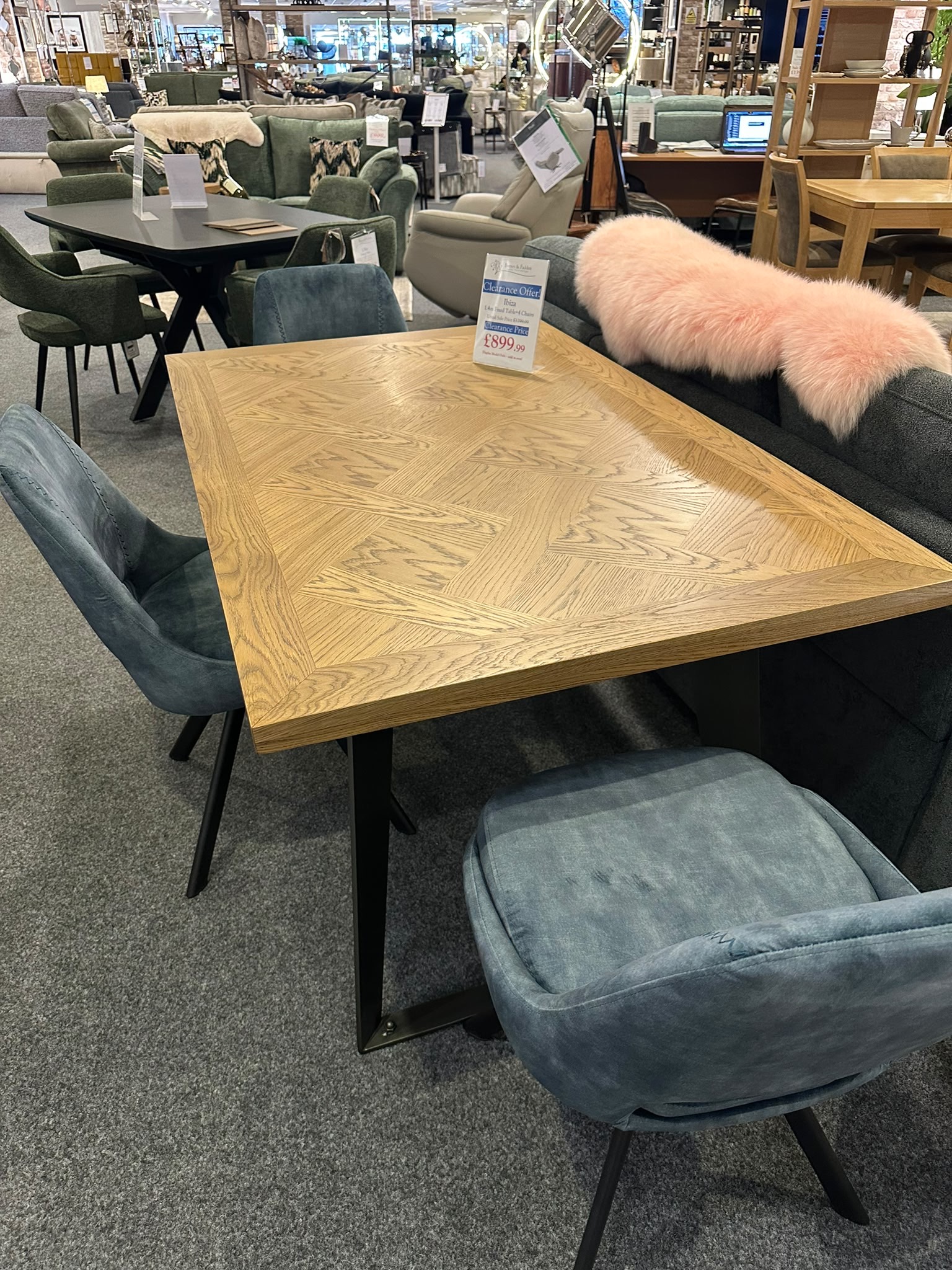 Ibzia 1.4m Fixed Table + 4 Chairs