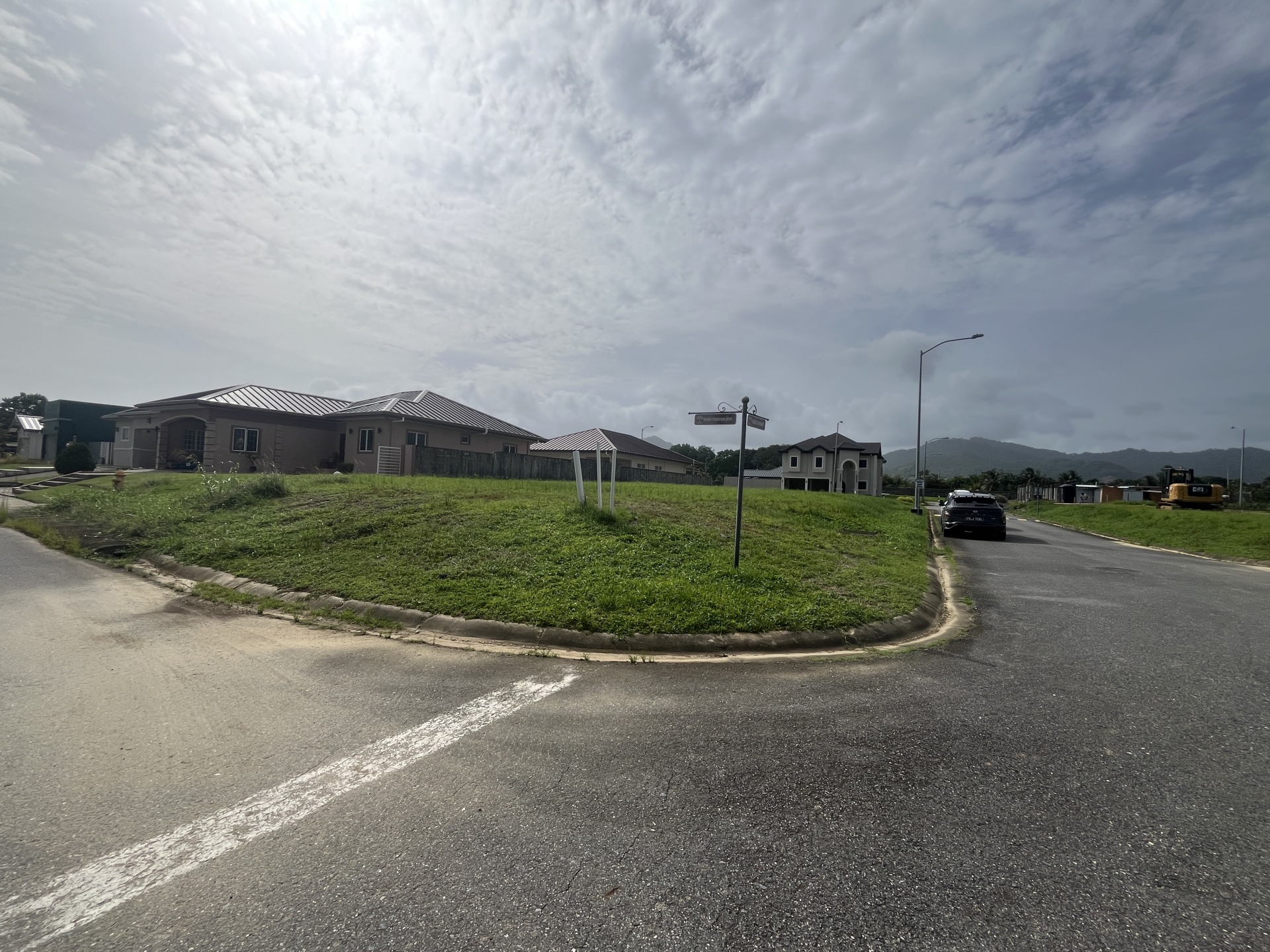 5,000 sq ft residential land for sale in Mandalay Gardens Arima