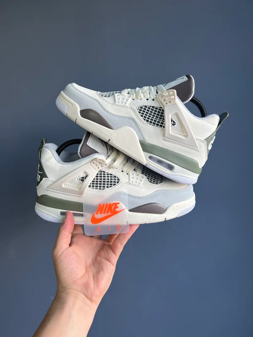 Nike Air Jordan Retro 4