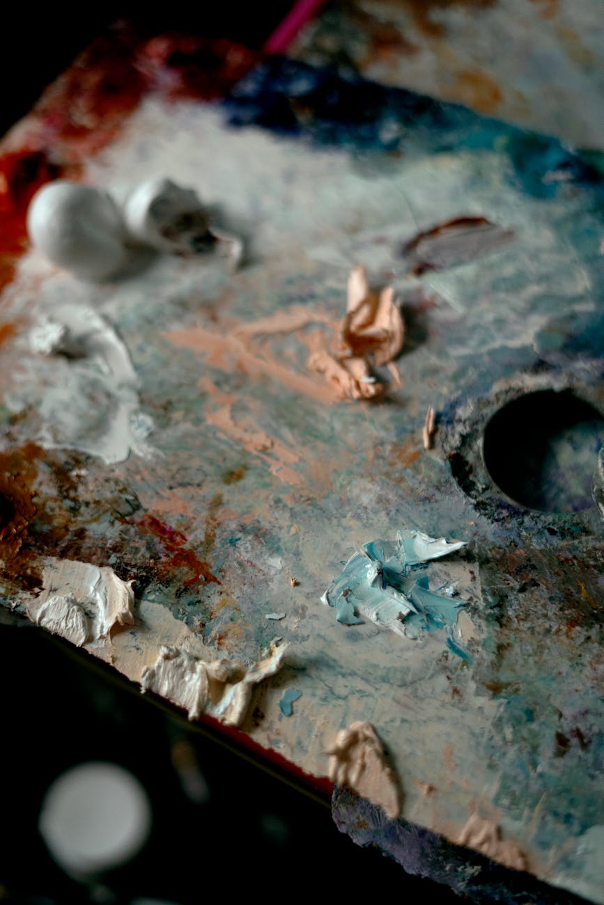 close up photo of a painting palette