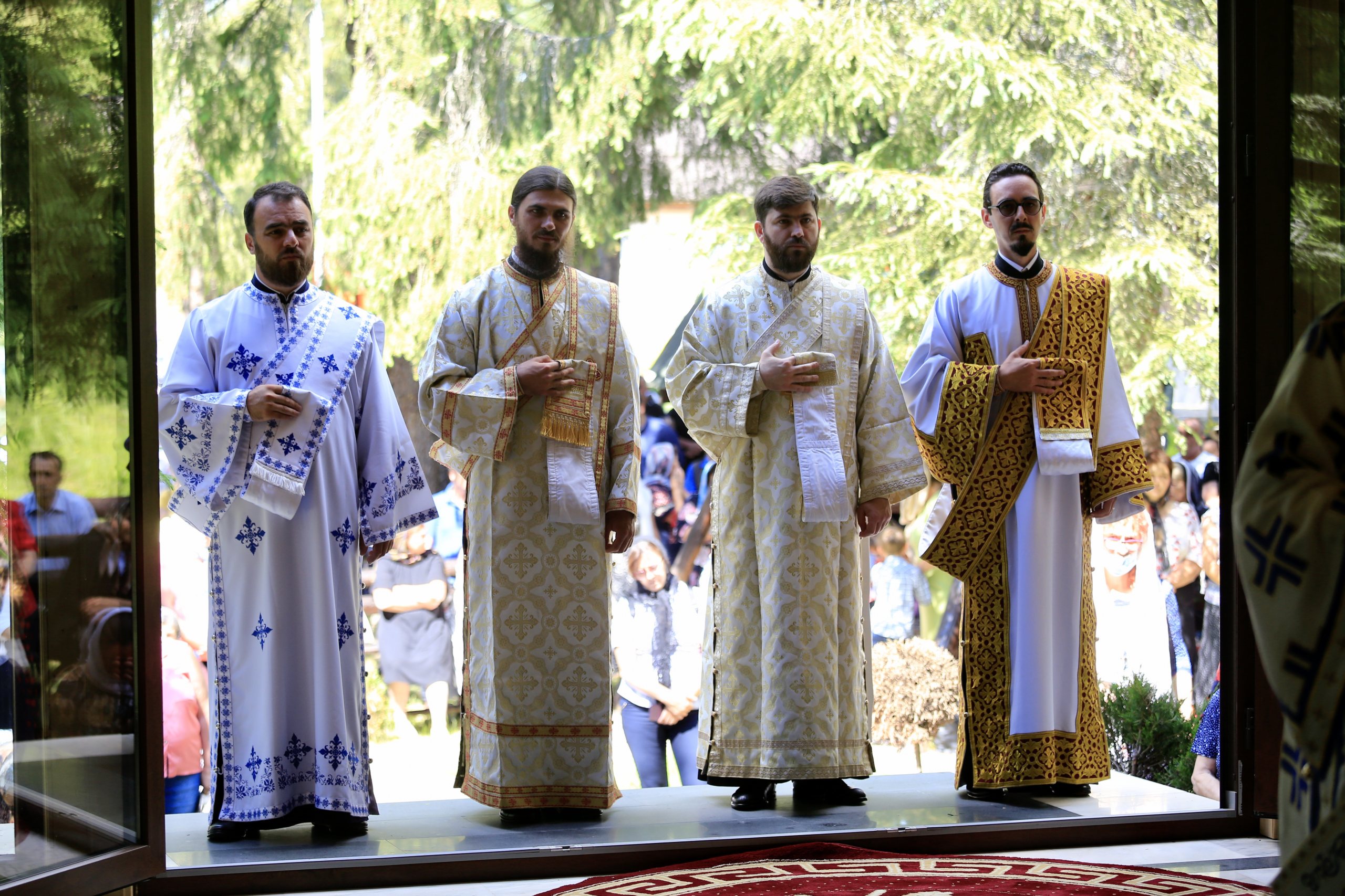 Episcopul Covasnei A SfinÈit O Copie A ProdromiÈei Care Va RÄmane La MÄnÄstirea ComandÄu Basilica Ro