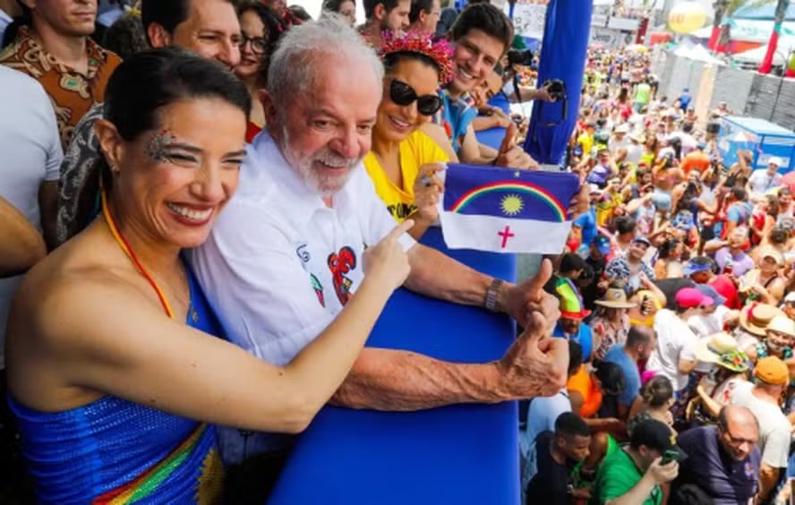 Campanha de Lula usa imagem de Raquel Lyra para buscar votos em Pernambuco