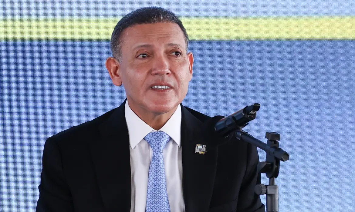 Silêncio de Kassio amplia dúvidas sobre prorrogação da votação e possível anulação da eleição