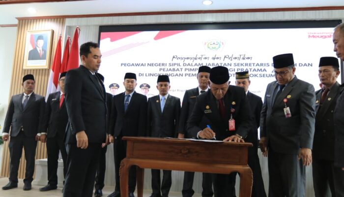 Wali Kota Sayuti Lantik Sekda dan 11 Pejabat Pimpinan Tinggi Pratama Kota Lhokseumawe