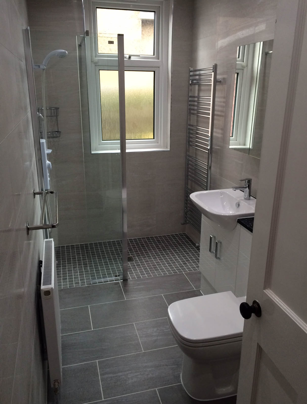 Bathroom designs for small spaces plans