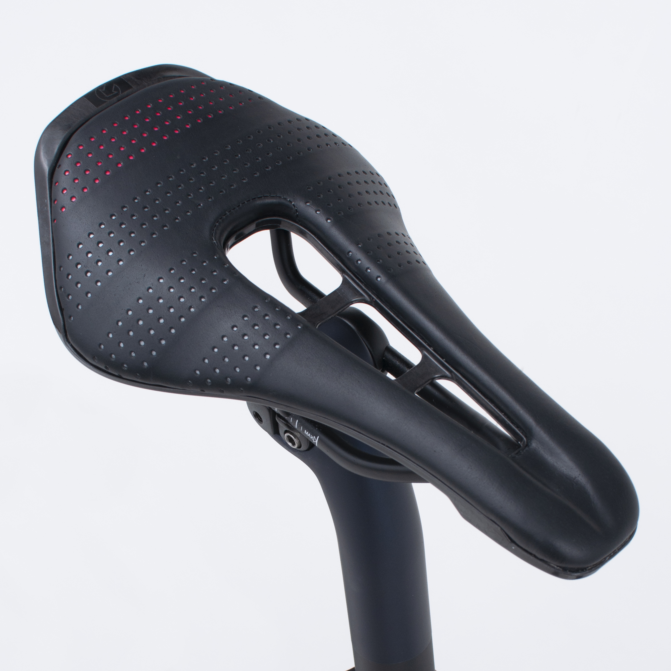 Rapha Busyman Pro Stealth Superlight Carbon Saddle
