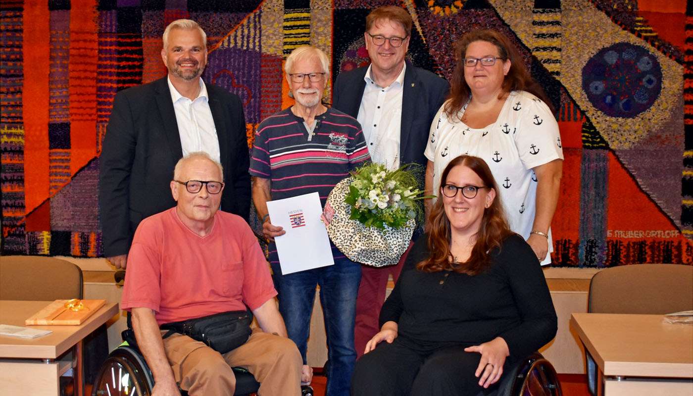 Egon Bader erhält den Ehrenbrief des Landes Hessen