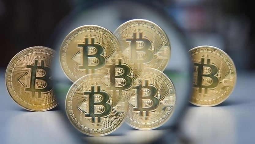 Bitcoin Falls Below $60,000 as Global Crypto Market Loses 4% Amid Broad Risk-Off Selloff - Bazaar Times