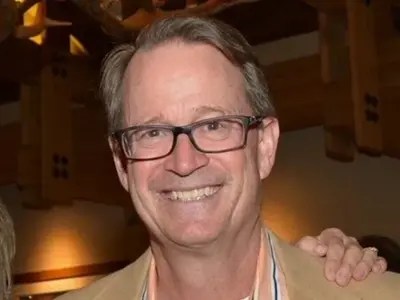 Headshot Photo: Marie Nelson