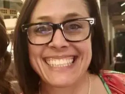 Headshot Photo: Marie Nelson