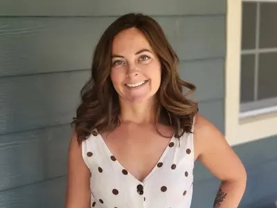 Headshot Photo: Marie Nelson