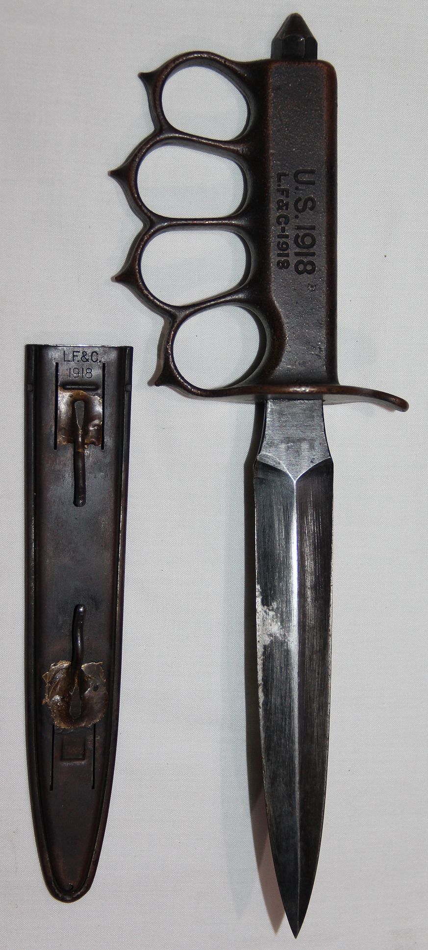 切手帳 第一次世界大戦 4個 NewZealand 1914-17 B214. WWI 1918 MKI KNUCKLE TRENCH KNIFE WITH SCABBARD - B & B