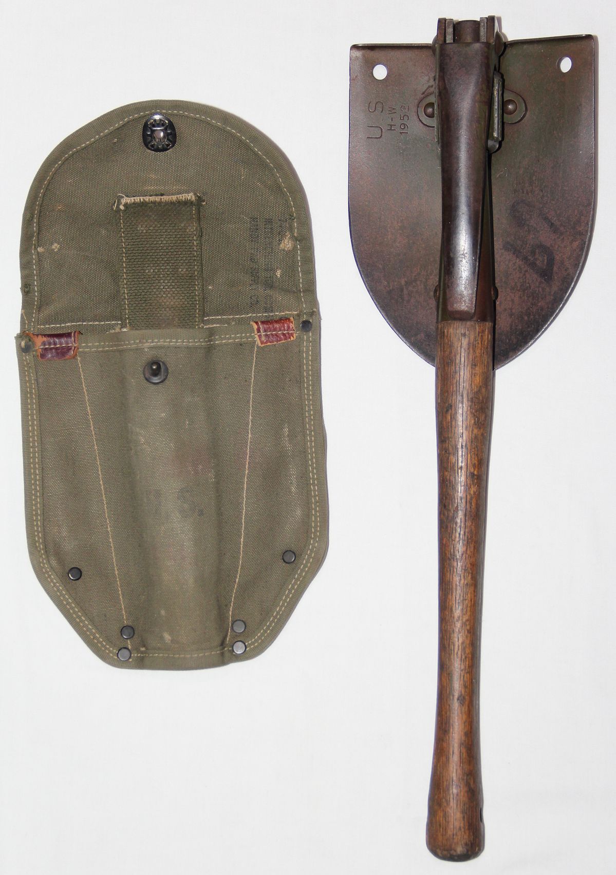 S104. KOREAN WAR 1952 ENTRENCHING TOOL SHOVEL AND 1953 COVER - B
