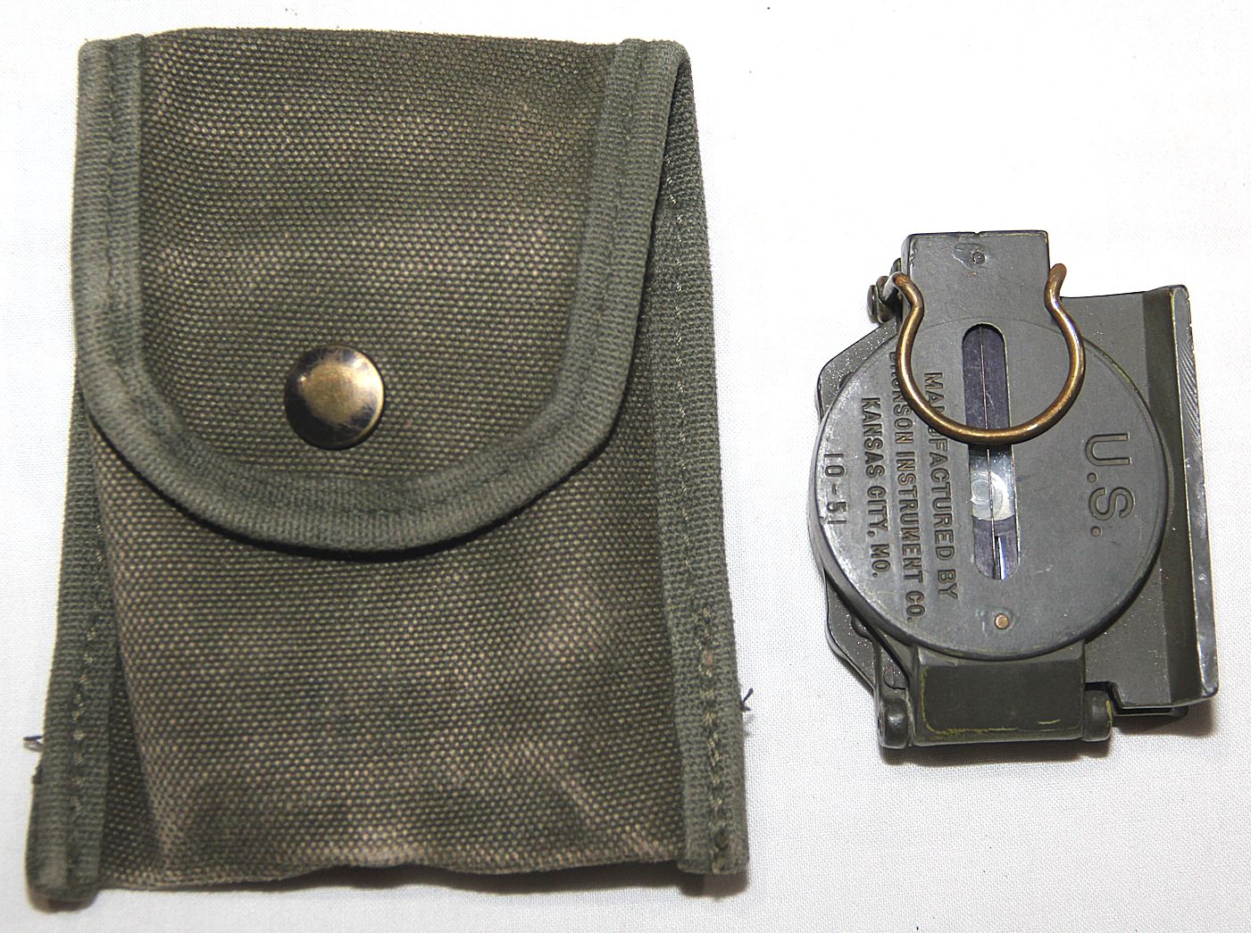 T490. KOREAN WAR 1951 DATED COMPASS WITH 1964 DATED POUCH - B & B