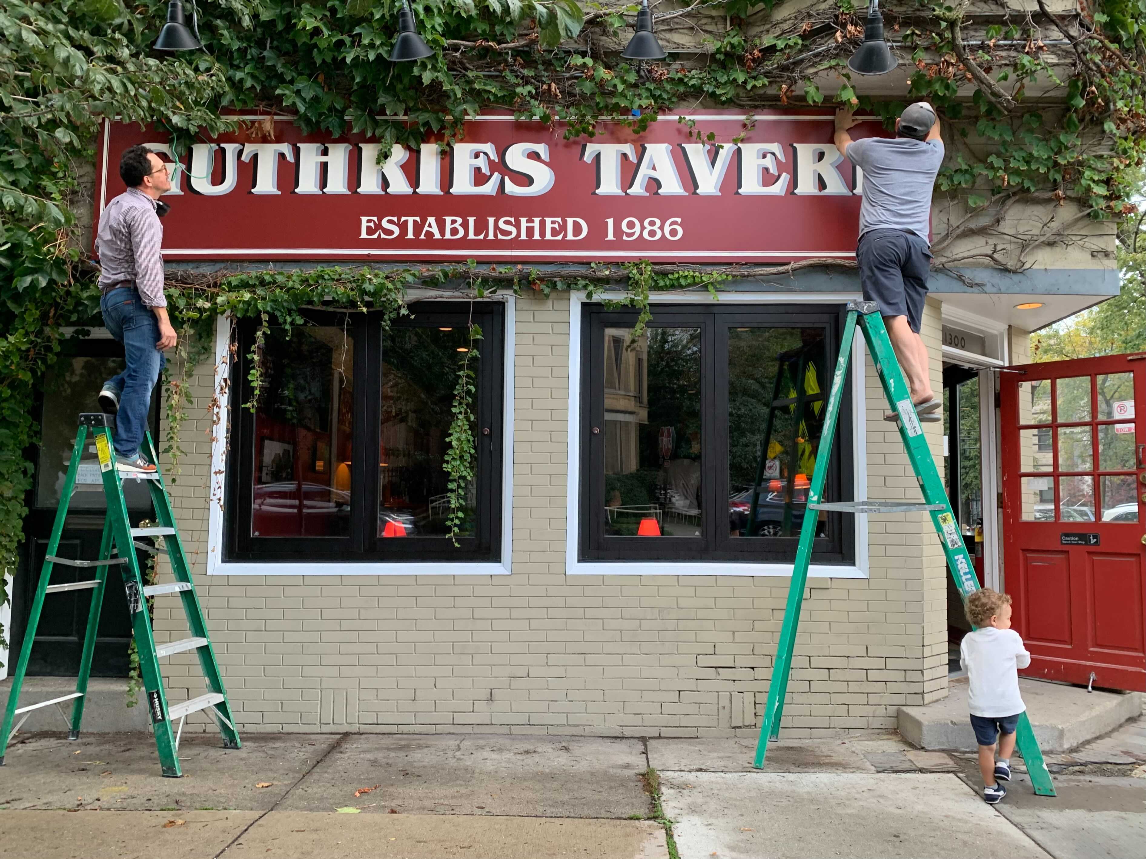 Guthries Tavern — Lakeview