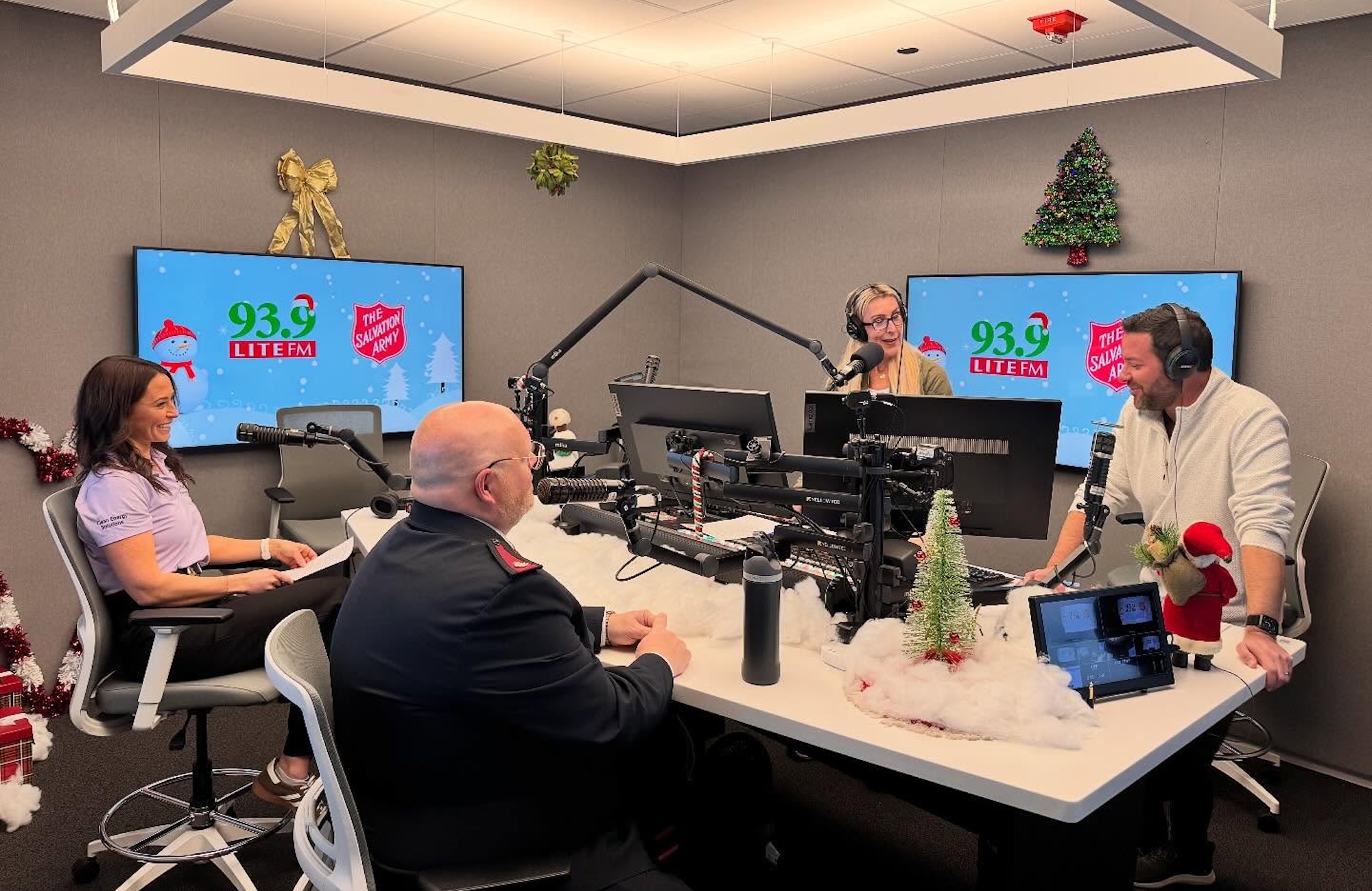 How Does WLIT Pick Its Christmas Song Lineup? Here's The Method To