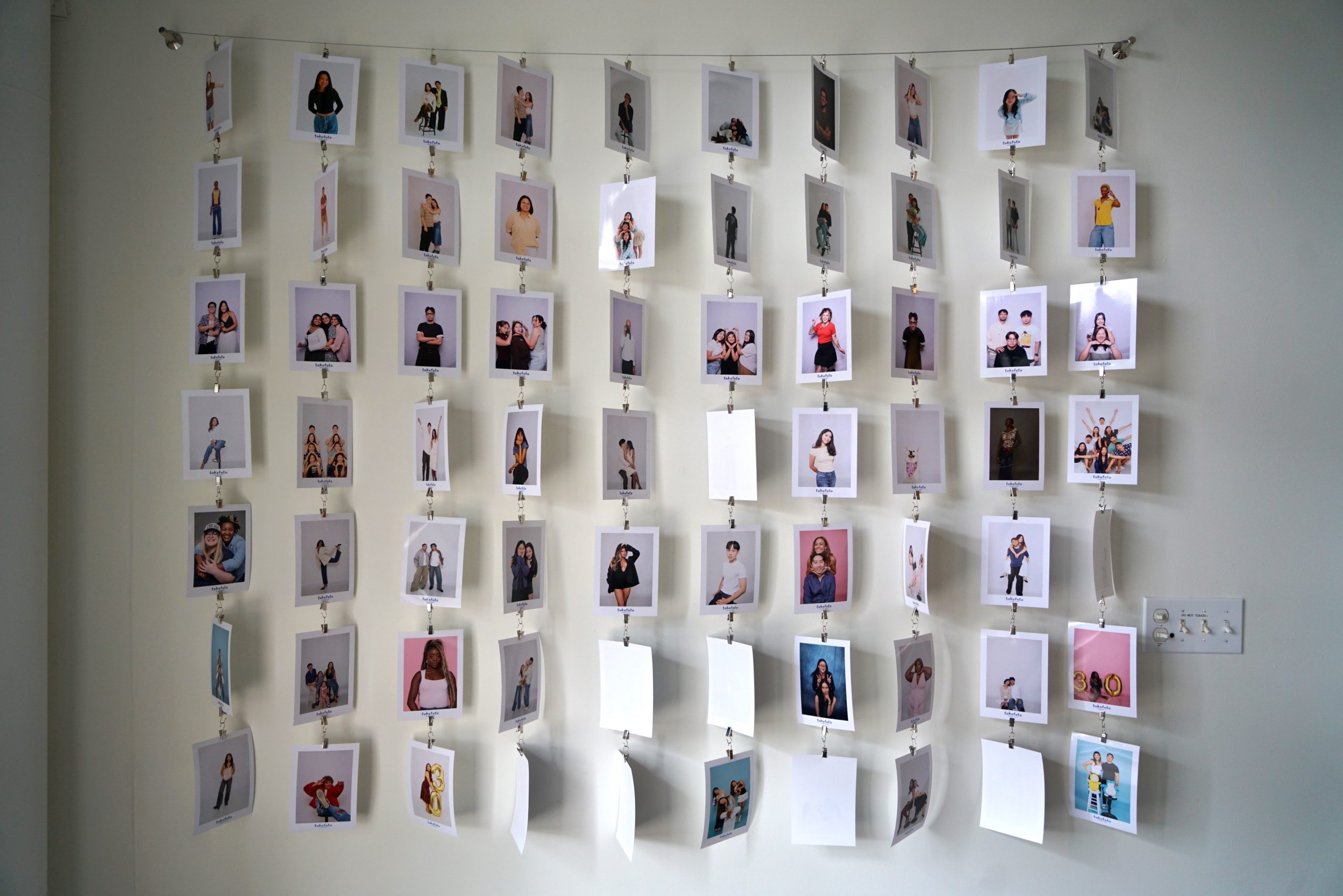 blockclubchicago.org - Ariel Parrella-Aureli - Self-Service Portrait Studios Open On NW Side As Do-It-Yourself Photo Trend Grows